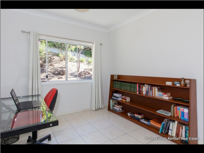 32 Eagles Retreat Place, Tamborine Mountain QLD 4272