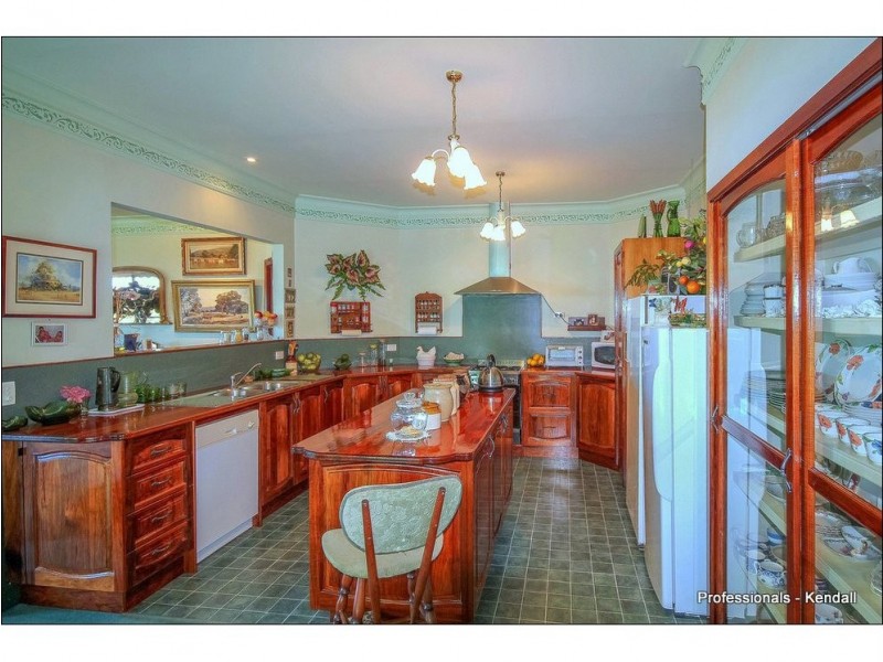 13-17 Eagles Retreat Place, Tamborine Mountain QLD 4272