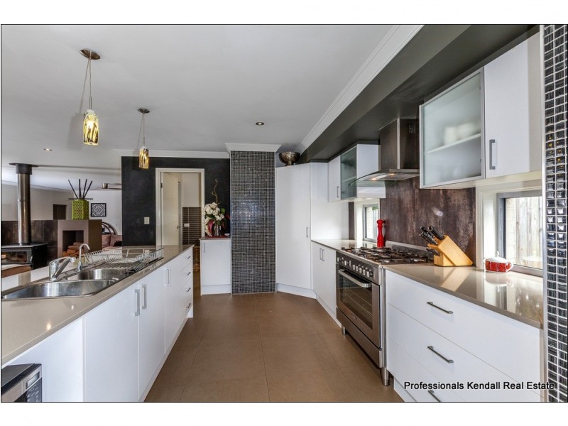 27 Griffith Street, Tamborine Mountain QLD 4272