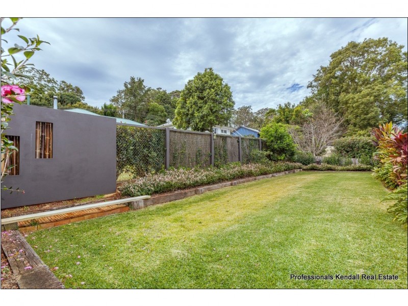 27 Griffith Street, Tamborine Mountain QLD 4272