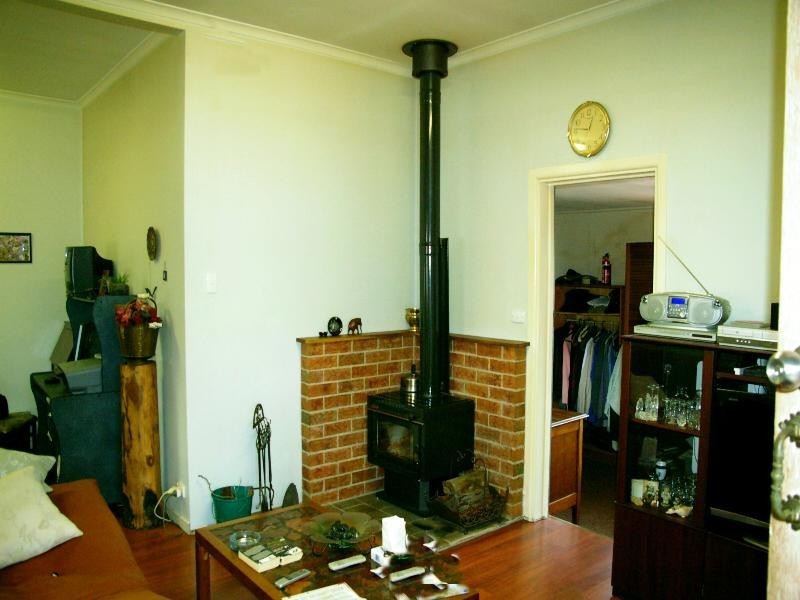 10 Page Street, Moruya NSW 2537