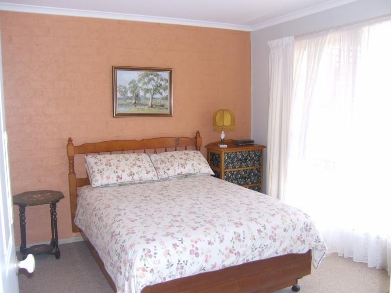 24 Dell Parade, Moruya Heads NSW 2537