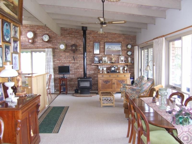 24 Dell Parade, Moruya Heads NSW 2537