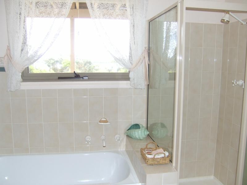 24 Dell Parade, Moruya Heads NSW 2537