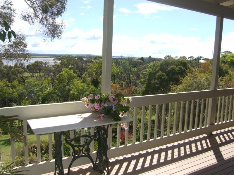 24 Dell Parade, Moruya Heads NSW 2537