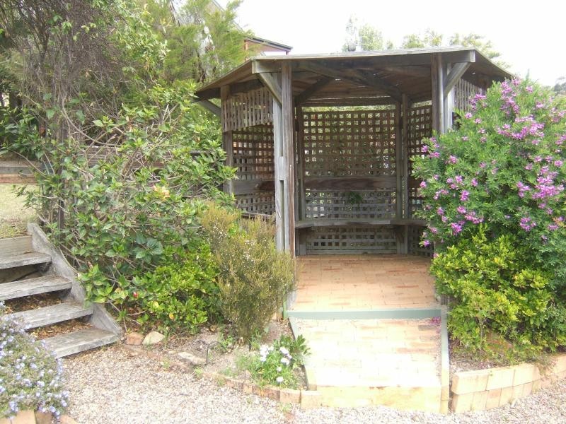 24 Dell Parade, Moruya Heads NSW 2537