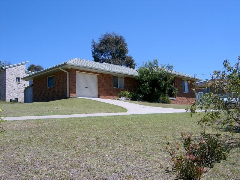 2 Panorama Parade, Moruya NSW 2537