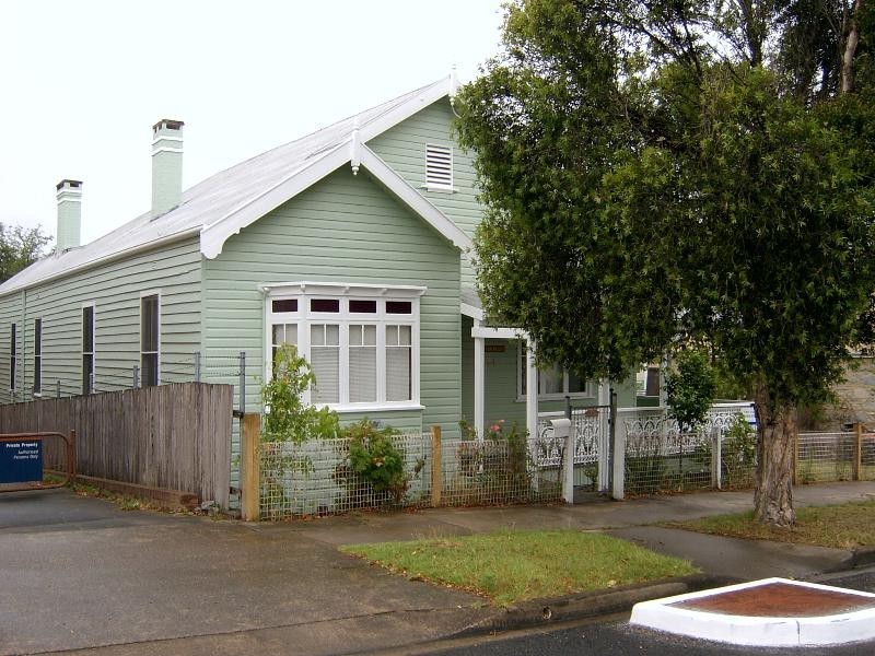 54 Campbell Street, Moruya NSW 2537