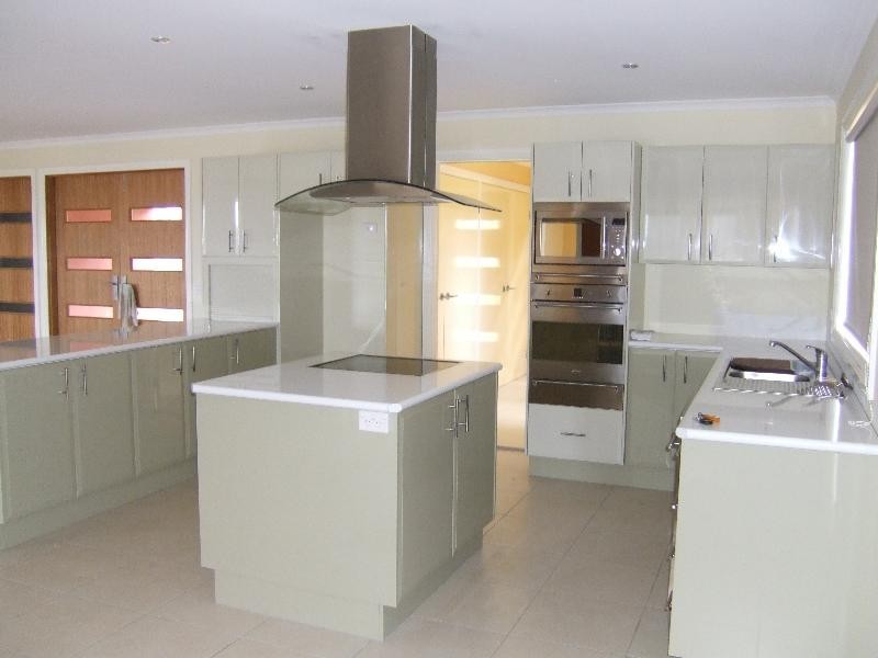11 Pioneer Avenue, Moruya NSW 2537