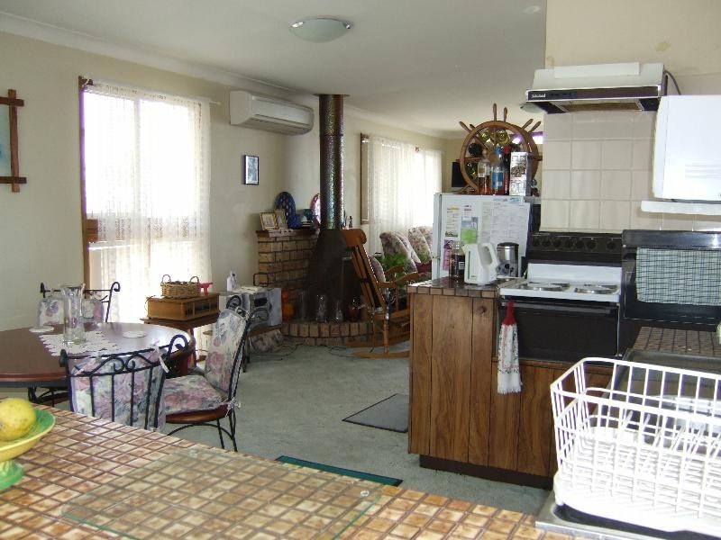 6  kitchener Road, Tuross Head NSW 2537