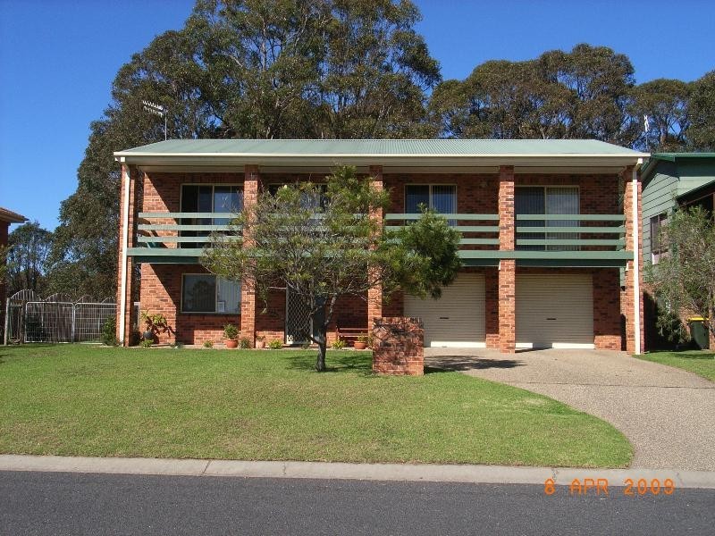 15 Dell Parade, Moruya Heads NSW 2537
