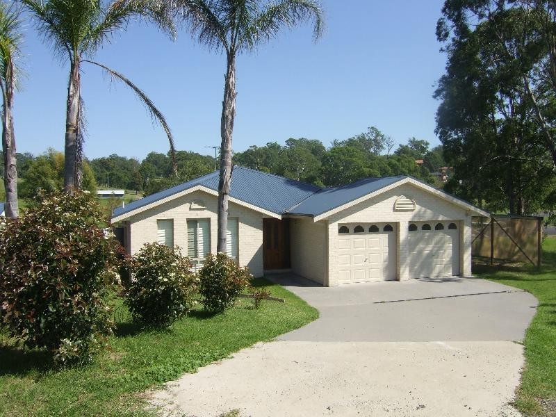 2 Dwyers Creek Road, Moruya NSW 2537