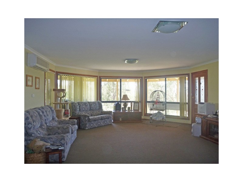 12 Bootman Place, Moruya NSW 2537