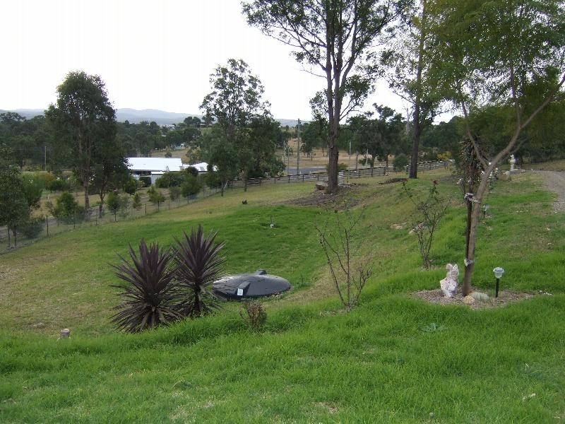 12 Bootman Place, Moruya NSW 2537