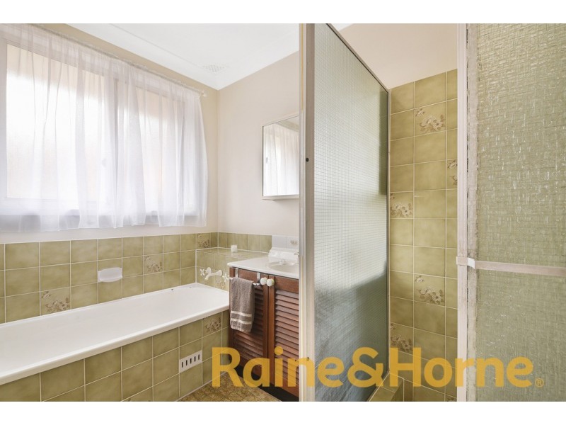 13 Lago Place, St Clair NSW 2759