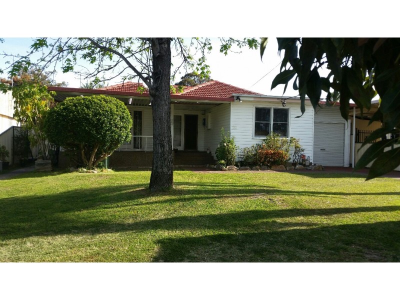 54 Leonard Street, Colyton NSW 2760