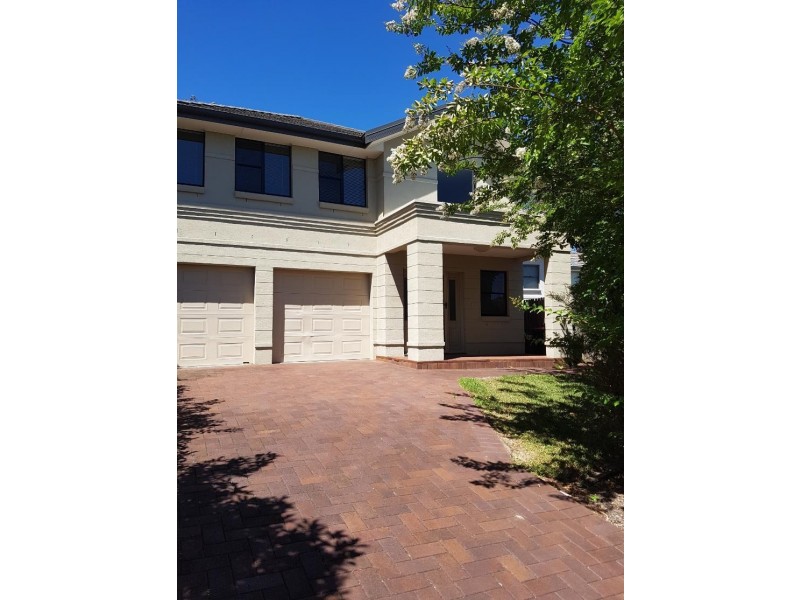 8 Wattlecliff Drive, Blaxland NSW 2774