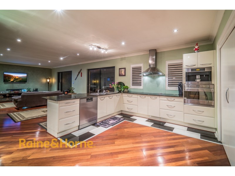 1 CARRINGTON ROAD, Londonderry NSW 2753
