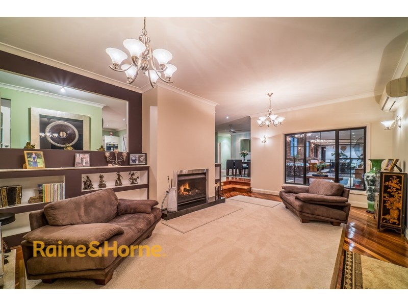 1 CARRINGTON ROAD, Londonderry NSW 2753