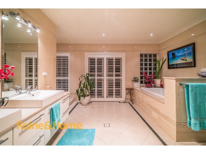 1 CARRINGTON ROAD, Londonderry NSW 2753