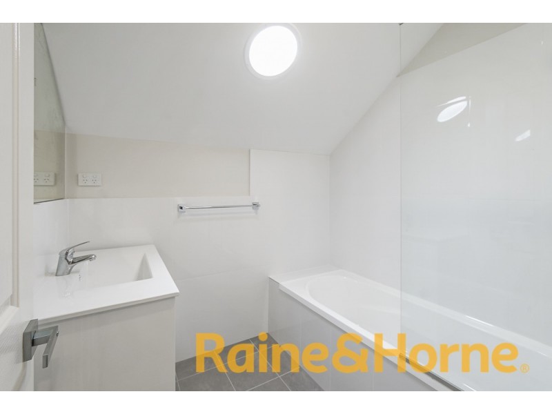 8/90-92 Irwin Street, Werrington NSW 2747