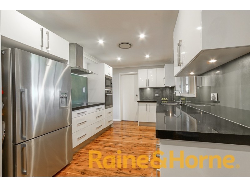 17 Sheba Crescent, South Penrith NSW 2750