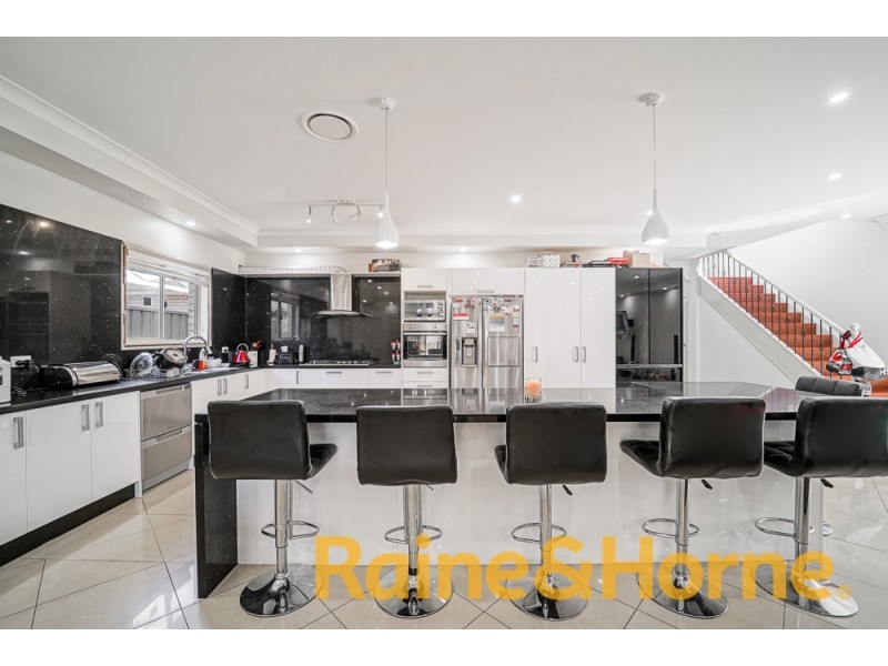 18 Lakewood Terrace, Glenmore Park NSW 2745