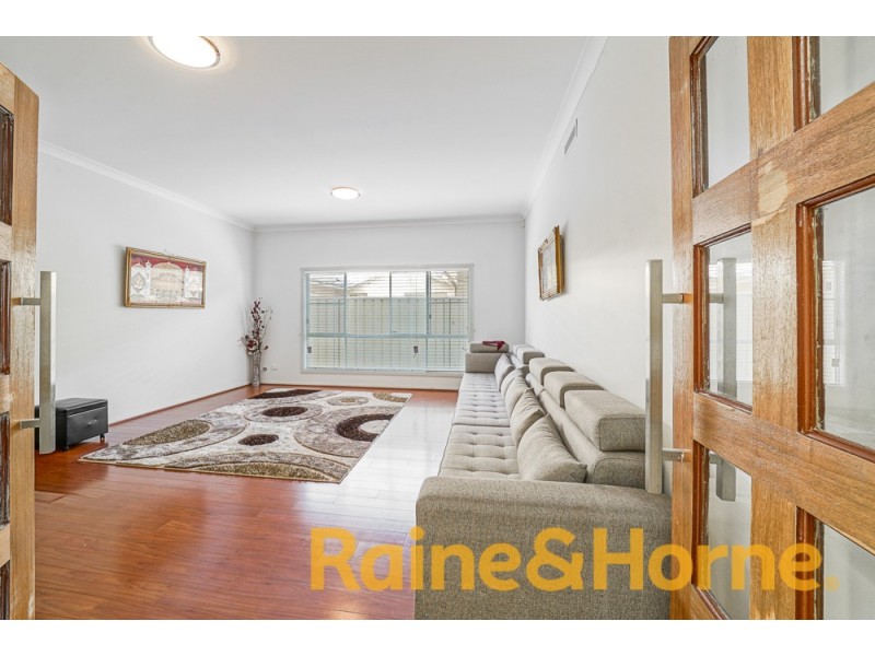 18 Lakewood Terrace, Glenmore Park NSW 2745