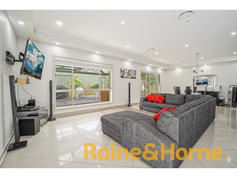 18 Lakewood Terrace, Glenmore Park NSW 2745