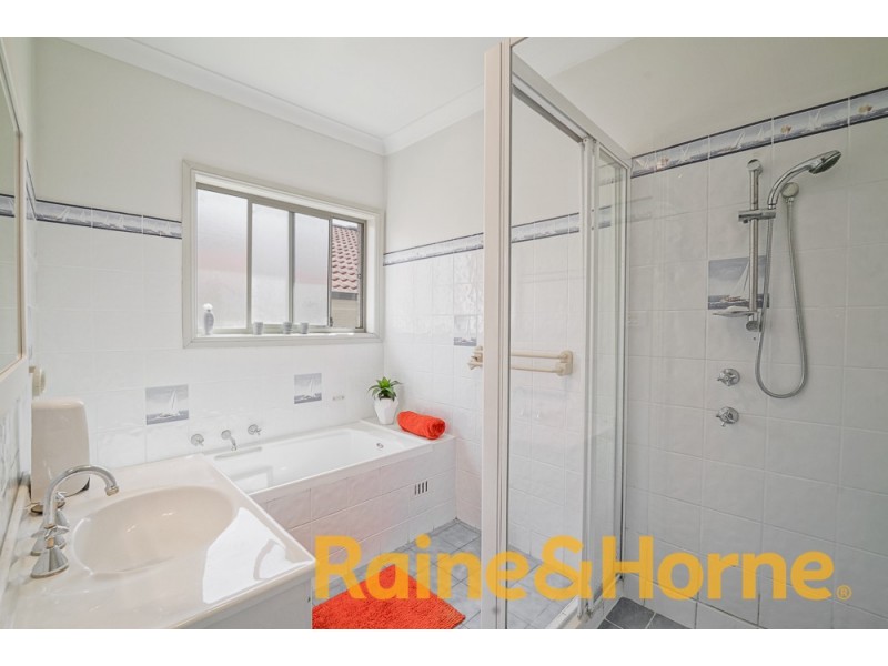 18 Lakewood Terrace, Glenmore Park NSW 2745