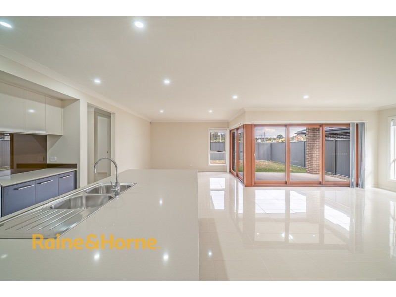 13 Lloyd Street, Werrington NSW 2747