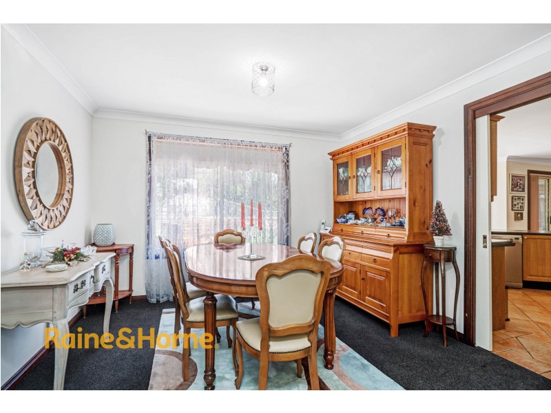 27 Devaney Ave, Glenmore Park NSW 2745
