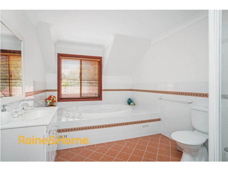 27 Devaney Ave, Glenmore Park NSW 2745