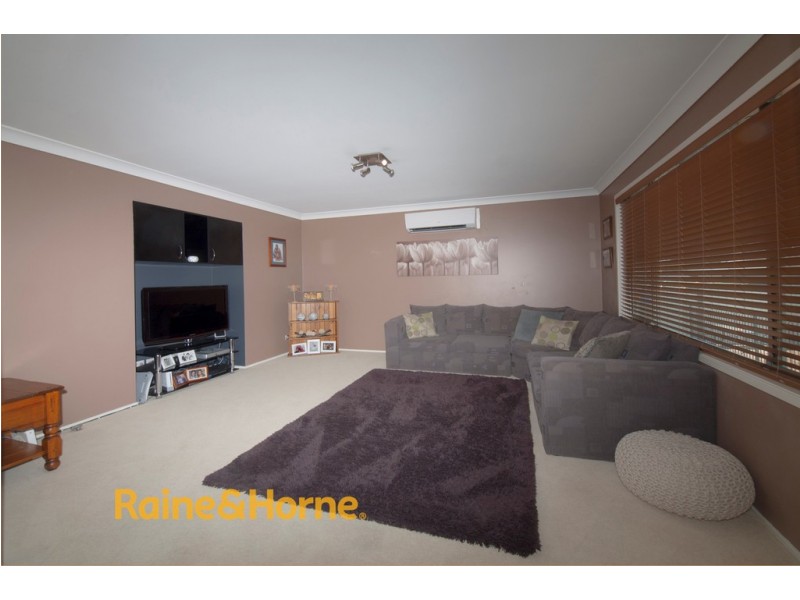 10 Damien Avenue, South Penrith NSW 2750