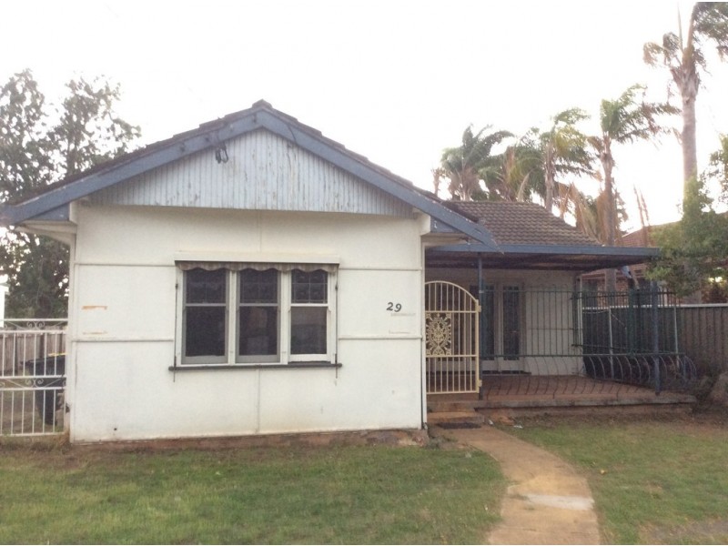 29 Canberra Street, Oxley Park NSW 2760