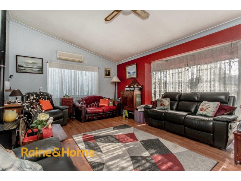 23 HENRY LAWSON AVENUE, Werrington County NSW 2747