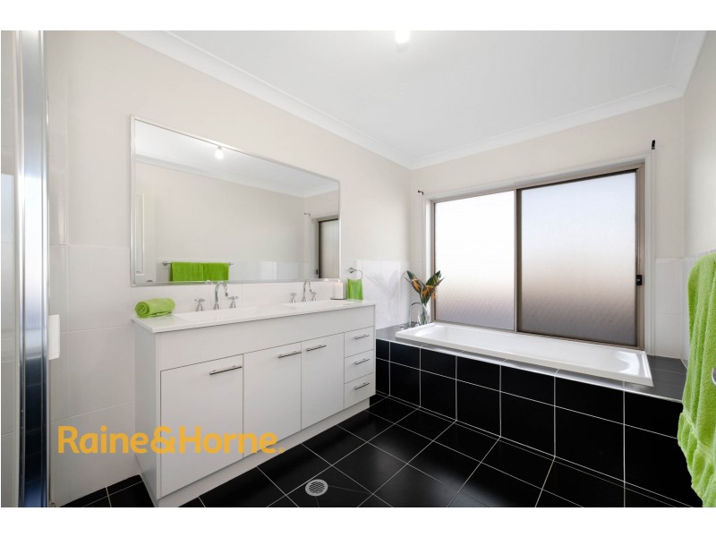 Claremont Meadows NSW 2747