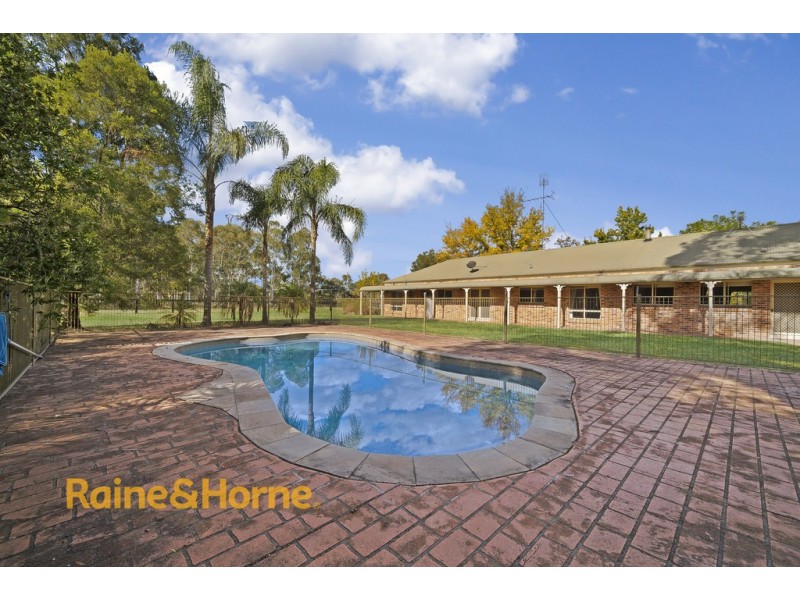 223-227 Hinxman Road, Castlereagh NSW 2749