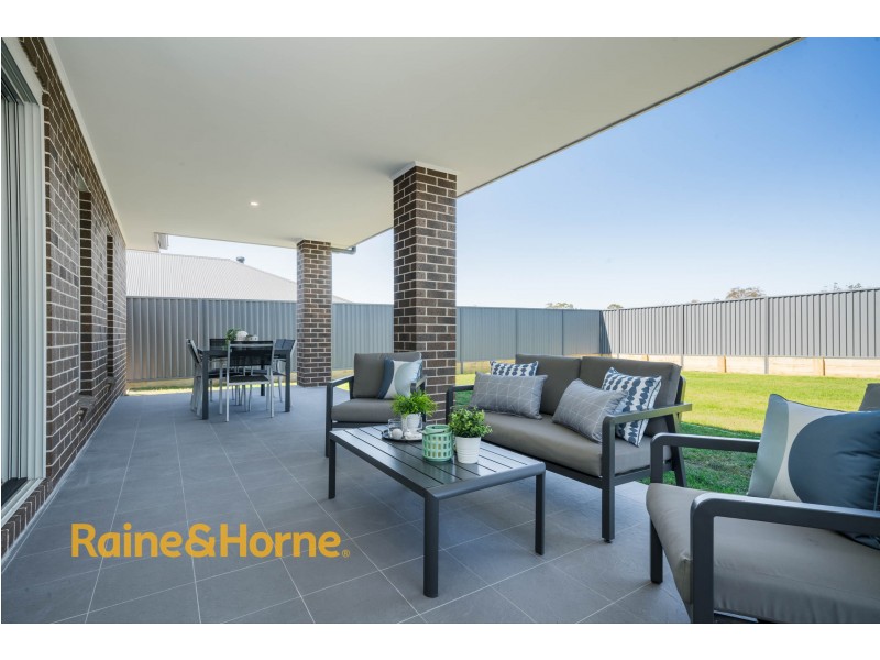 4 Walmsley Crescent, Silverdale NSW 2752