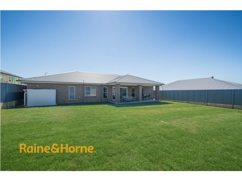 4 Walmsley Crescent, Silverdale NSW 2752