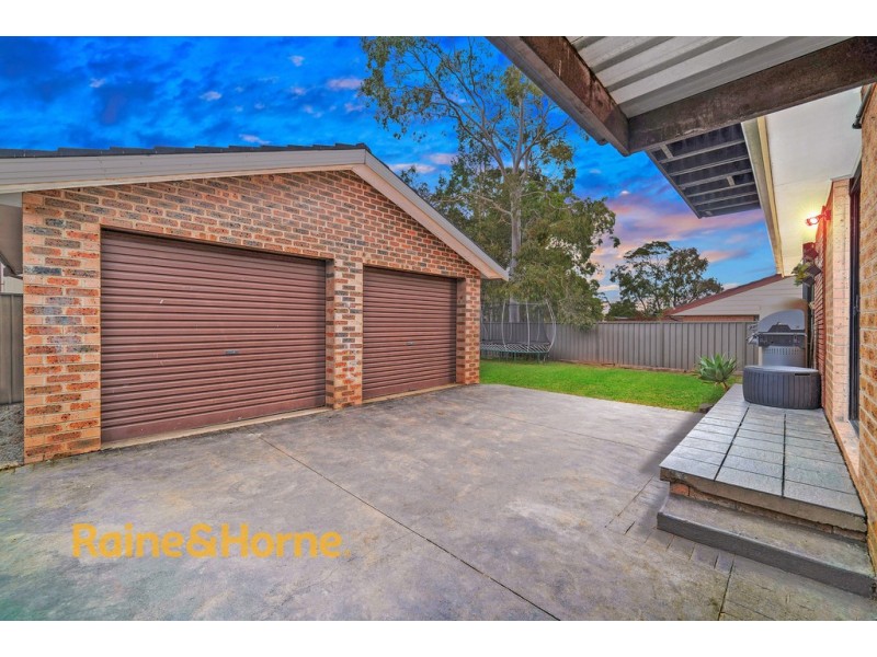 18 Oberon Crescent, South Penrith NSW 2750