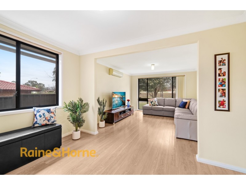 18 Oberon Crescent, South Penrith NSW 2750