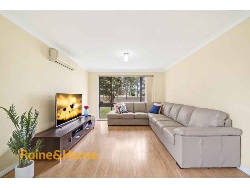 18 Oberon Crescent, South Penrith NSW 2750