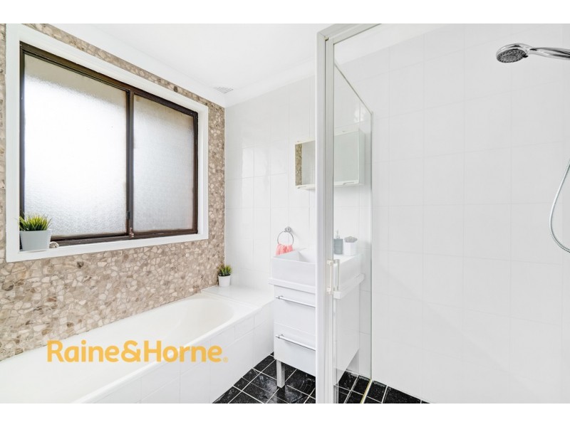 18 Oberon Crescent, South Penrith NSW 2750