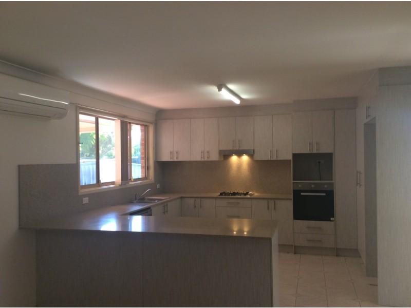 12 Thoar Place, Claremont Meadows NSW 2747