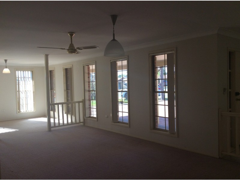 12 Thoar Place, Claremont Meadows NSW 2747