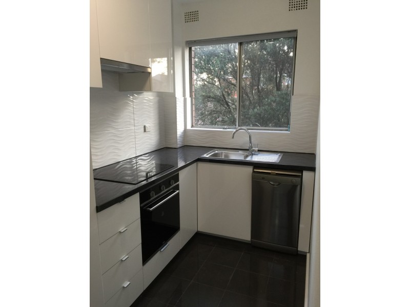 9/9-11 SANTLEY CRESCENT, Kingswood NSW 2747