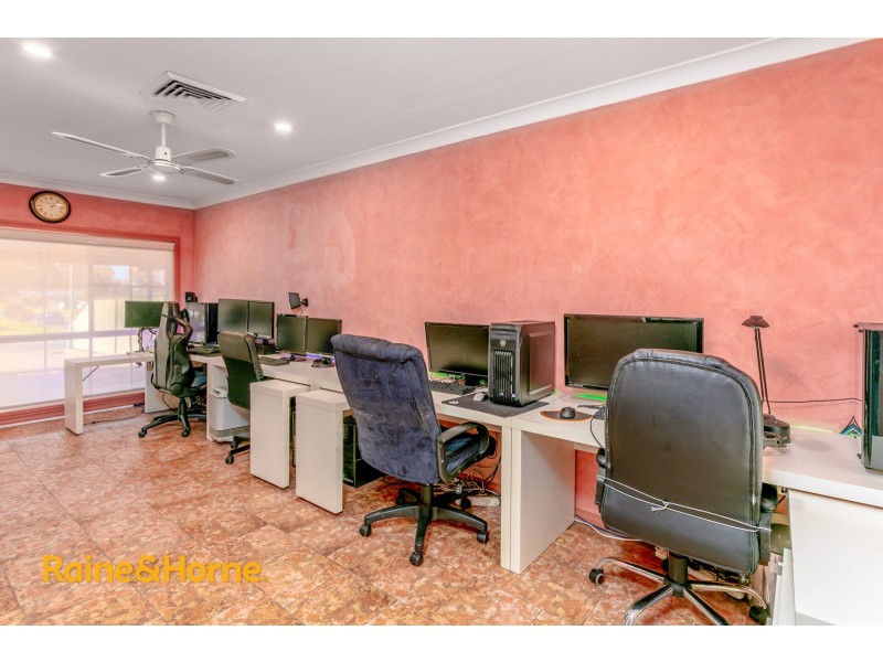 60 Chatsworth Road, St Clair NSW 2759