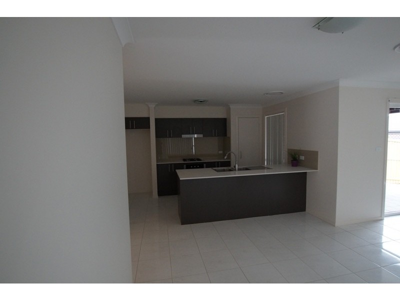 49 Lakeview Drive, Cranebrook NSW 2749