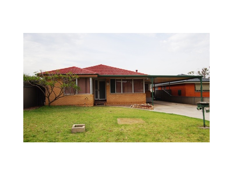 8 Dunbar Avenue, Werrington NSW 2747